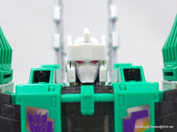 Generations Titans Return Sixshot   In Hand Photos Of Wave 3 Leader Class Figure  (67 of 89)